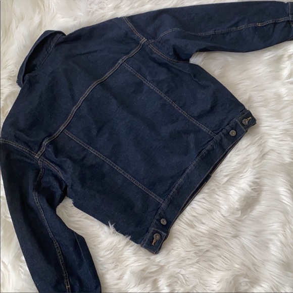 Oversized Uniqlo denim jacket - Picture 5 of 6